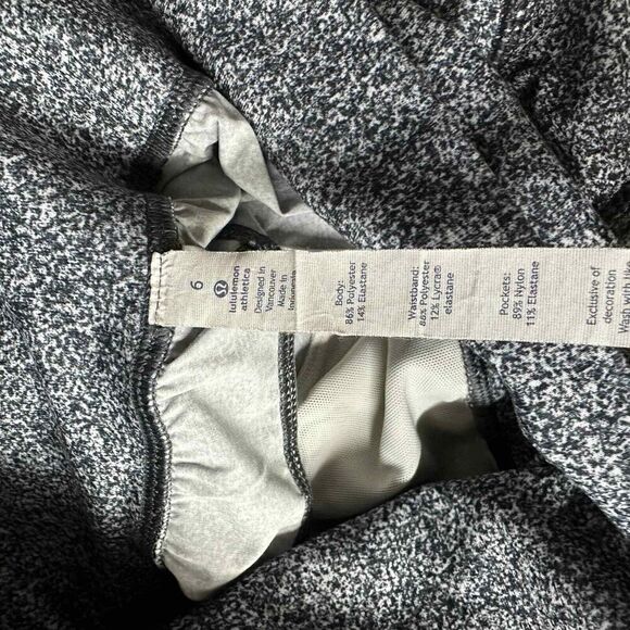 Lululemon Womens‎ 6 Tranquil Crop Rio Mist White Black Pants - Picture 7 of 7